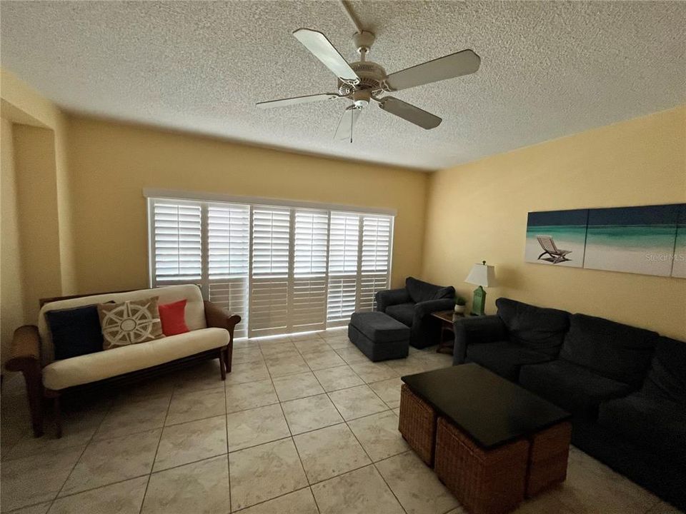 Active With Contract: $375,000 (2 beds, 1 baths, 1090 Square Feet)