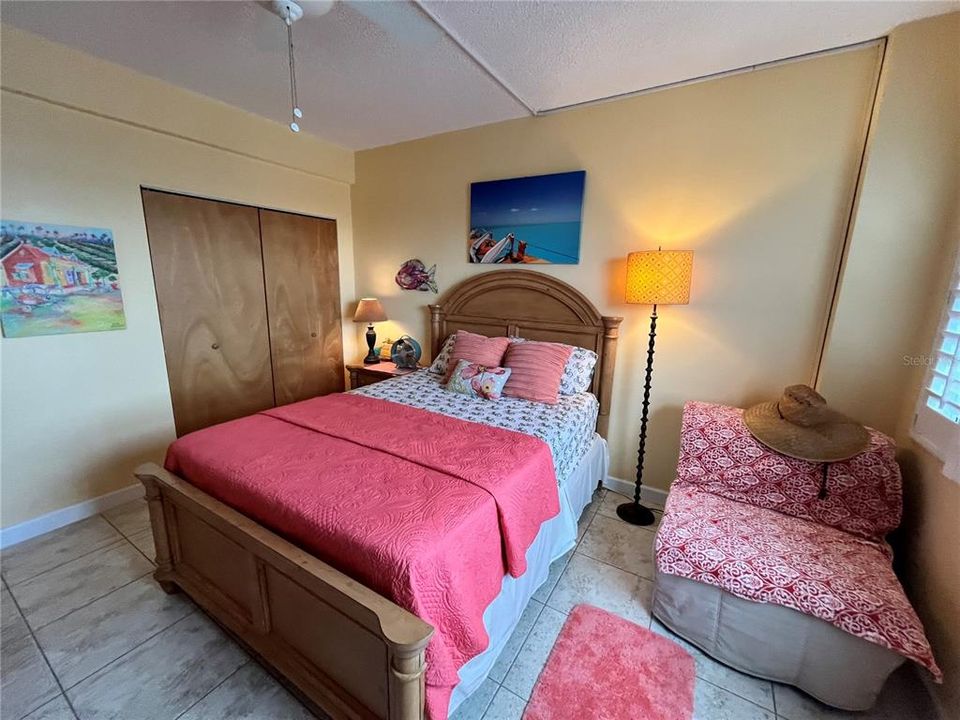 Active With Contract: $375,000 (2 beds, 1 baths, 1090 Square Feet)