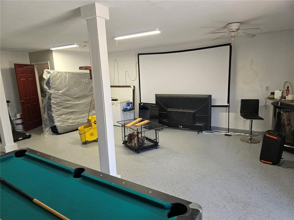 For Sale: $325,000 (3 beds, 2 baths, 1684 Square Feet)