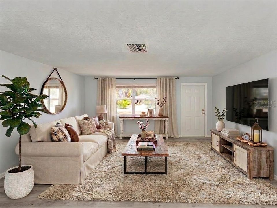 Activo con contrato: $325,000 (3 camas, 2 baños, 1361 Pies cuadrados)