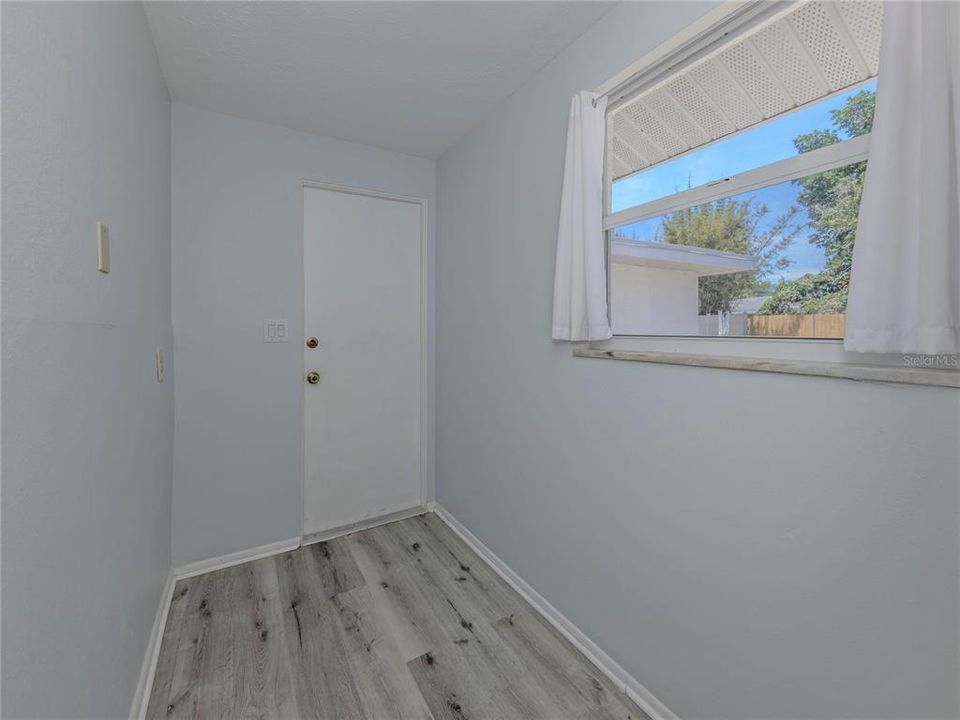 Activo con contrato: $325,000 (3 camas, 2 baños, 1361 Pies cuadrados)
