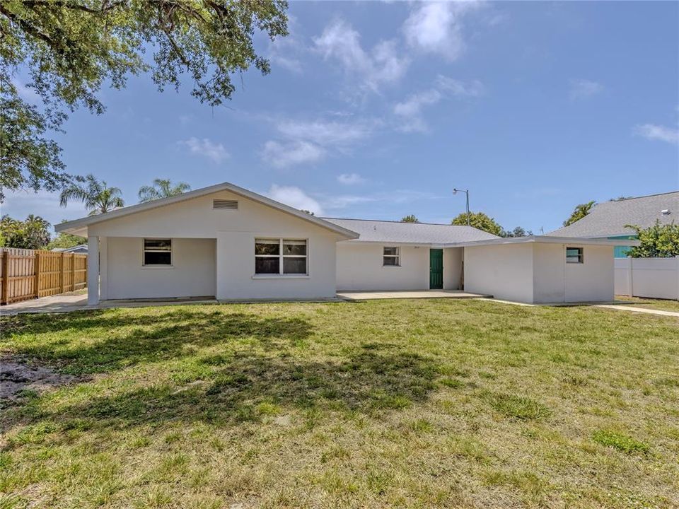 Activo con contrato: $325,000 (3 camas, 2 baños, 1361 Pies cuadrados)
