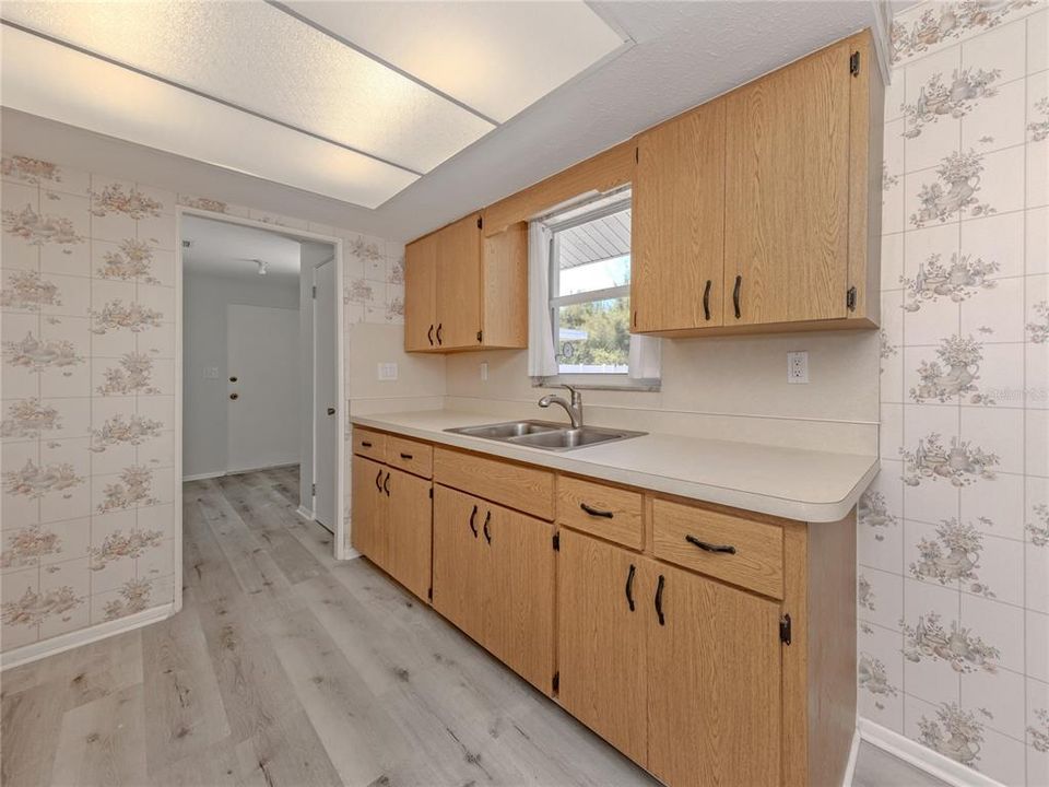 Activo con contrato: $325,000 (3 camas, 2 baños, 1361 Pies cuadrados)