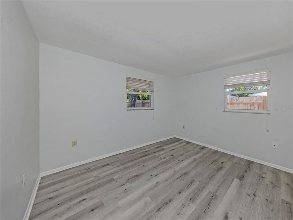 Activo con contrato: $325,000 (3 camas, 2 baños, 1361 Pies cuadrados)