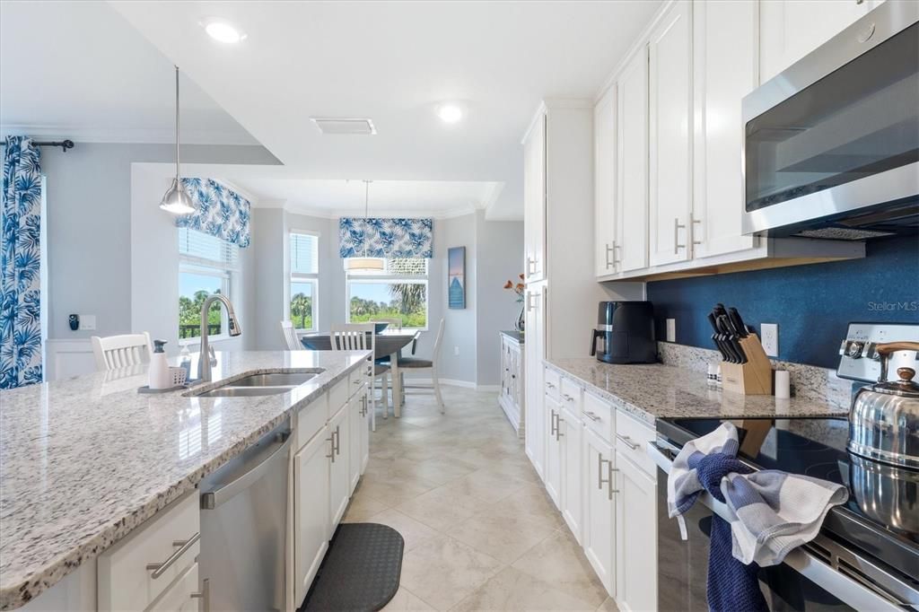 For Sale: $237,000 (2 beds, 2 baths, 1198 Square Feet)