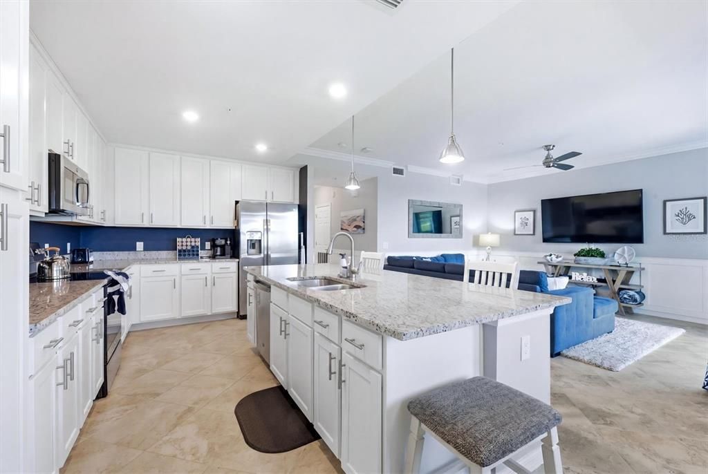 For Sale: $237,000 (2 beds, 2 baths, 1198 Square Feet)
