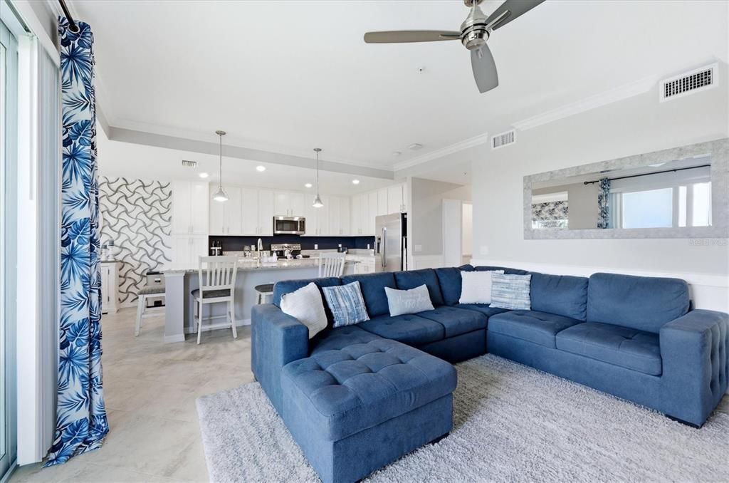 For Sale: $237,000 (2 beds, 2 baths, 1198 Square Feet)