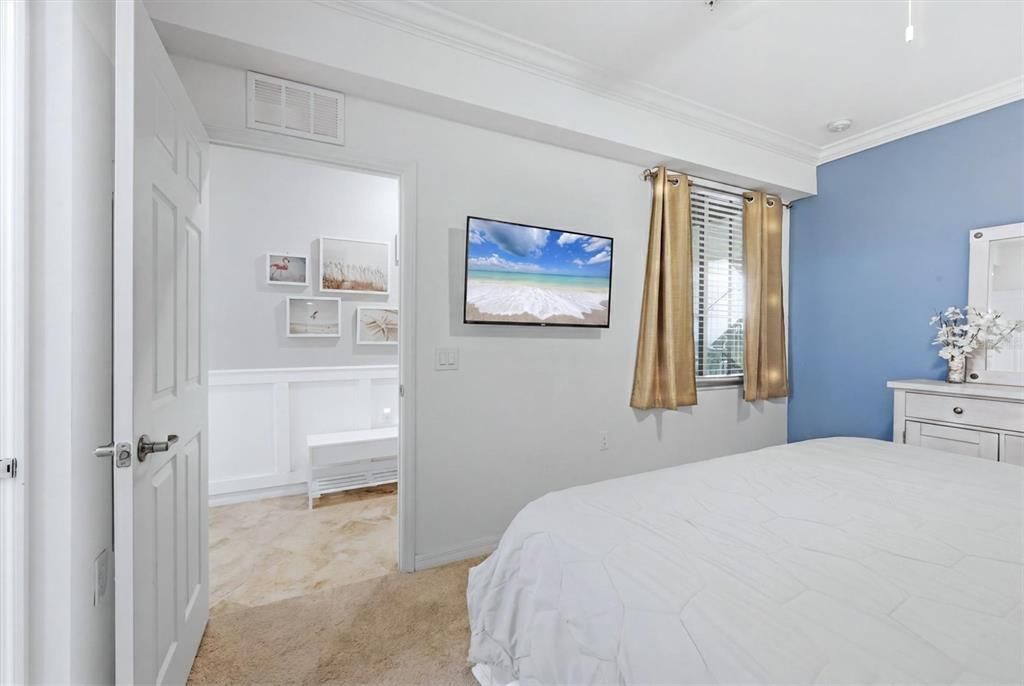 For Sale: $237,000 (2 beds, 2 baths, 1198 Square Feet)