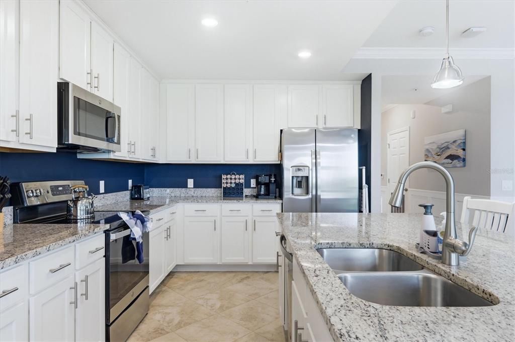 For Sale: $237,000 (2 beds, 2 baths, 1198 Square Feet)