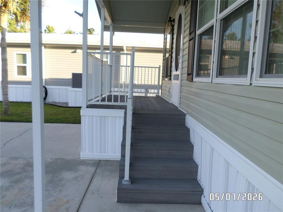 For Sale: $269,000 (2 beds, 2 baths, 816 Square Feet)