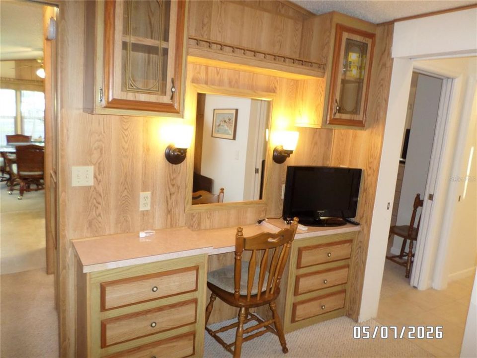 For Sale: $269,000 (2 beds, 2 baths, 816 Square Feet)
