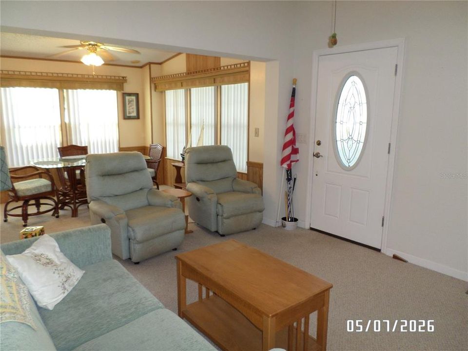 For Sale: $269,000 (2 beds, 2 baths, 816 Square Feet)