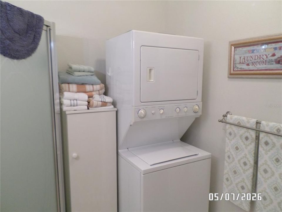 For Sale: $269,000 (2 beds, 2 baths, 816 Square Feet)