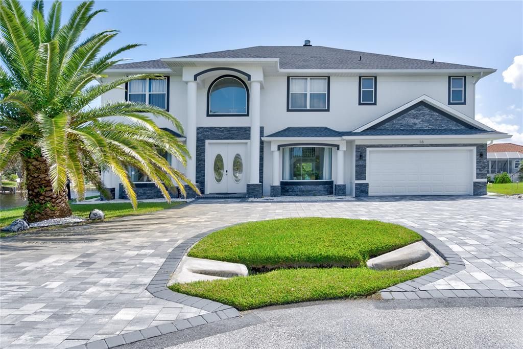 For Sale: $1,380,000 (6 beds, 4 baths, 4084 Square Feet)