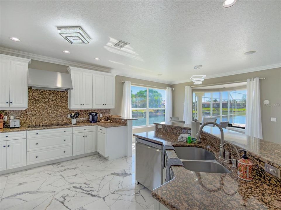 For Sale: $1,380,000 (6 beds, 4 baths, 4084 Square Feet)