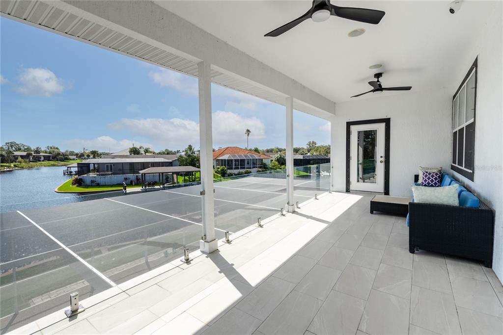 For Sale: $1,380,000 (6 beds, 4 baths, 4084 Square Feet)