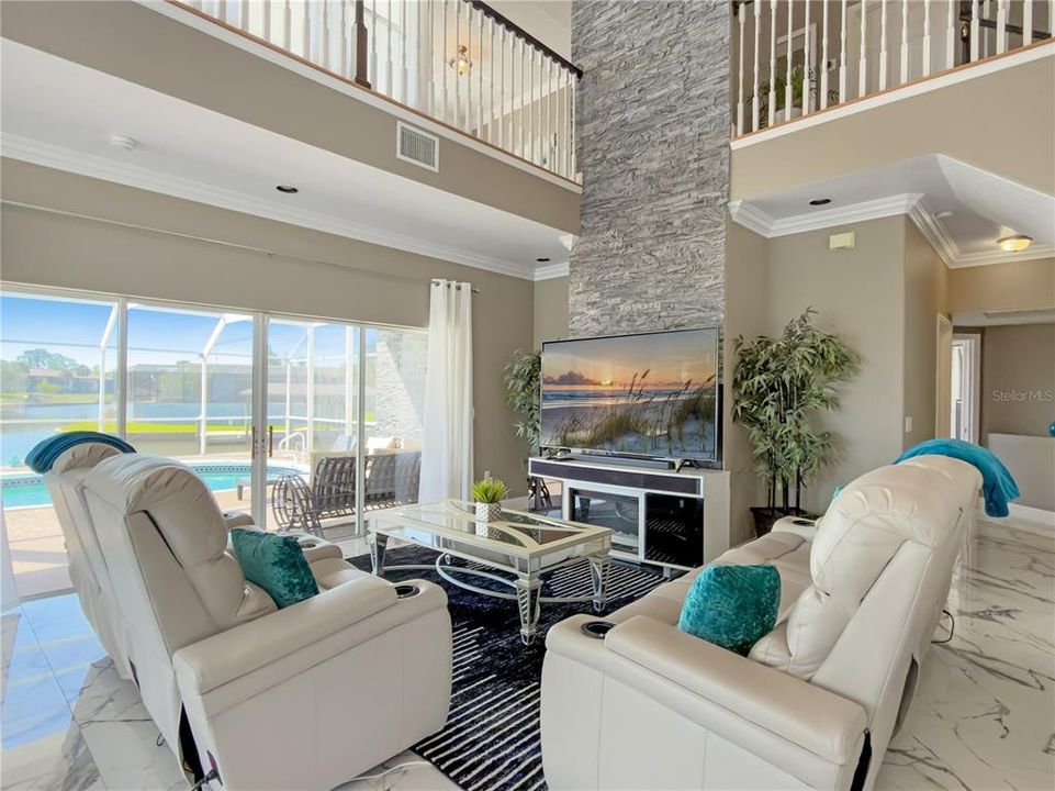 For Sale: $1,380,000 (6 beds, 4 baths, 4084 Square Feet)