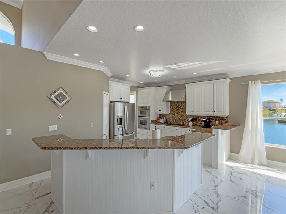 For Sale: $1,380,000 (6 beds, 4 baths, 4084 Square Feet)