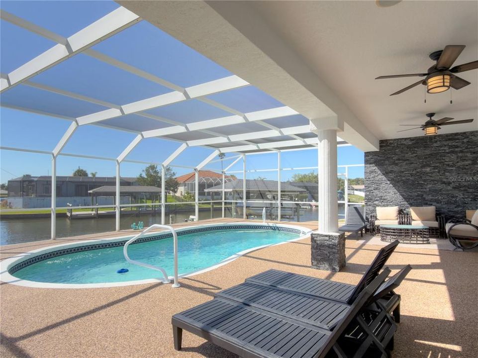 For Sale: $1,380,000 (6 beds, 4 baths, 4084 Square Feet)
