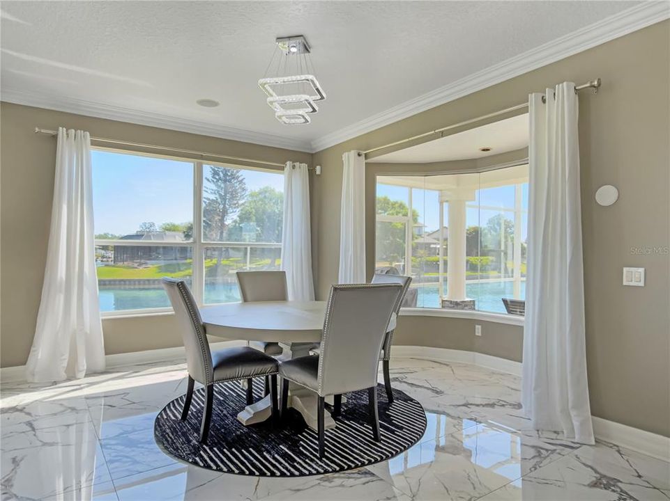 For Sale: $1,380,000 (6 beds, 4 baths, 4084 Square Feet)
