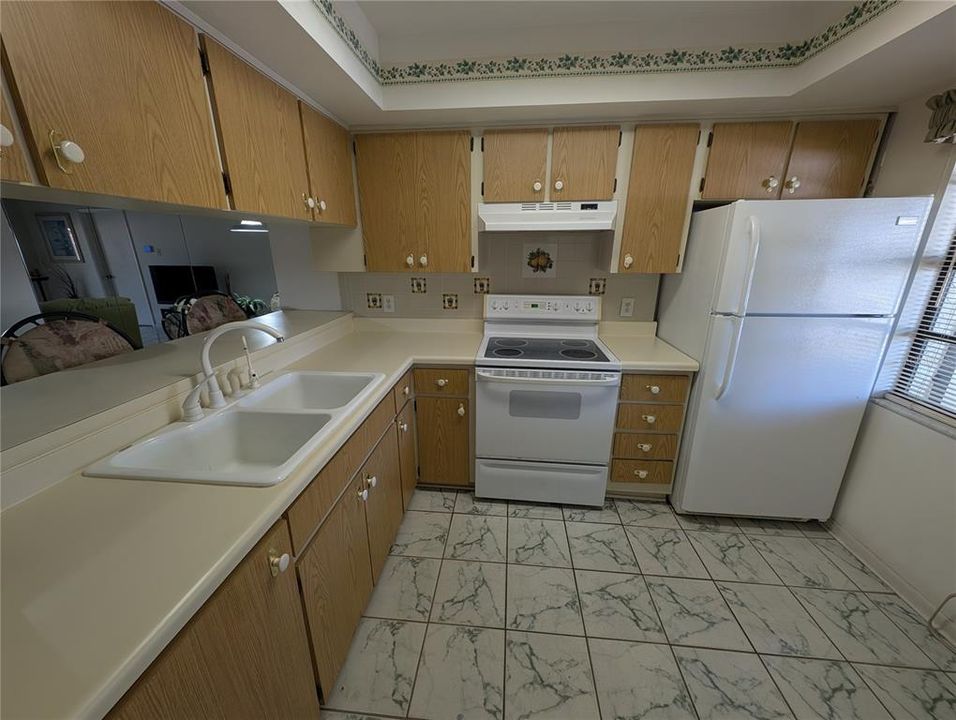 Под контрактом: $224,999 (2 спален, 2 ванн, 935 Квадратных фут)