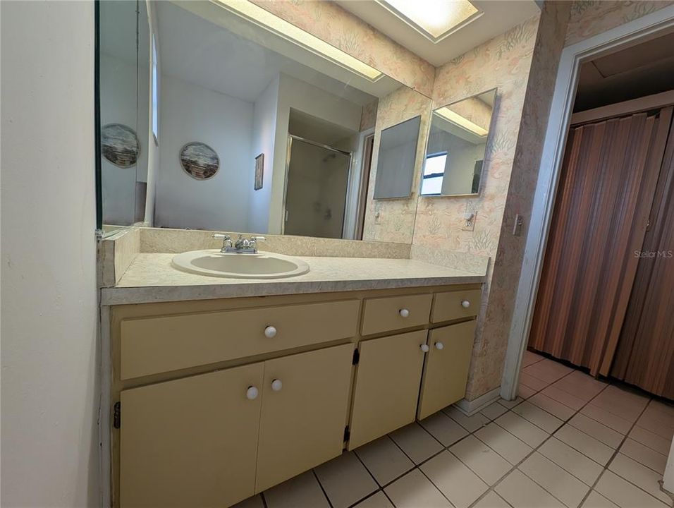 Под контрактом: $224,999 (2 спален, 2 ванн, 935 Квадратных фут)