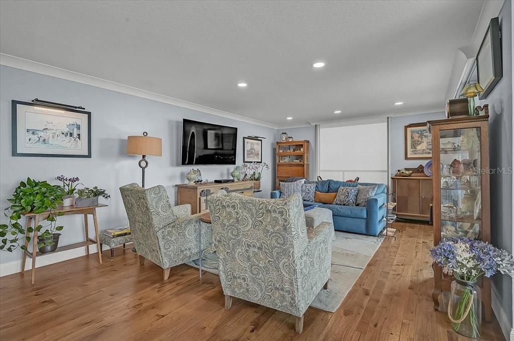 For Sale: $1,285,000 (2 beds, 2 baths, 1736 Square Feet)