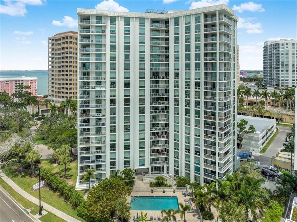 For Sale: $1,285,000 (2 beds, 2 baths, 1736 Square Feet)