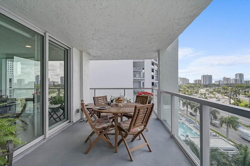 For Sale: $1,285,000 (2 beds, 2 baths, 1736 Square Feet)