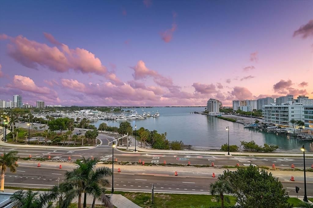 For Sale: $1,285,000 (2 beds, 2 baths, 1736 Square Feet)