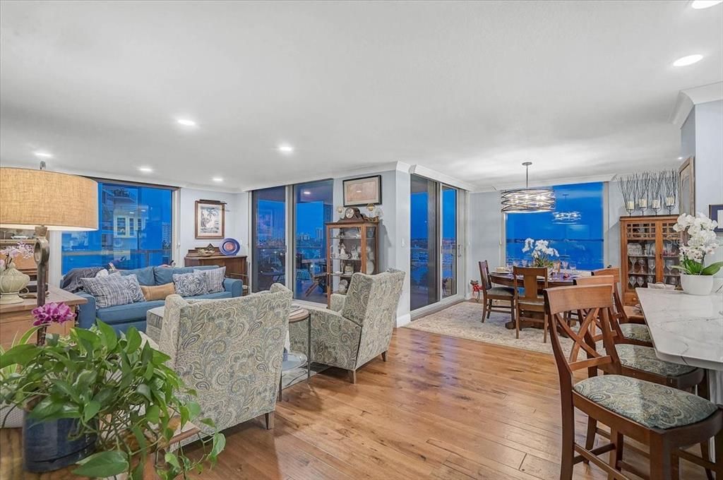 For Sale: $1,285,000 (2 beds, 2 baths, 1736 Square Feet)