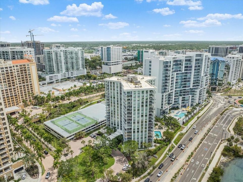 For Sale: $1,285,000 (2 beds, 2 baths, 1736 Square Feet)