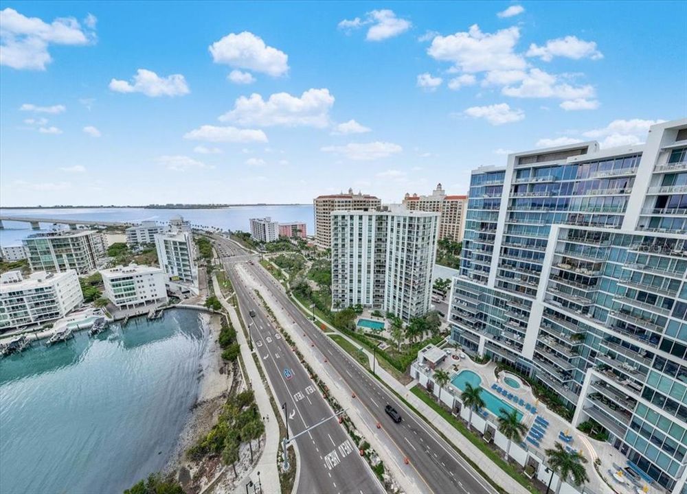For Sale: $1,285,000 (2 beds, 2 baths, 1736 Square Feet)