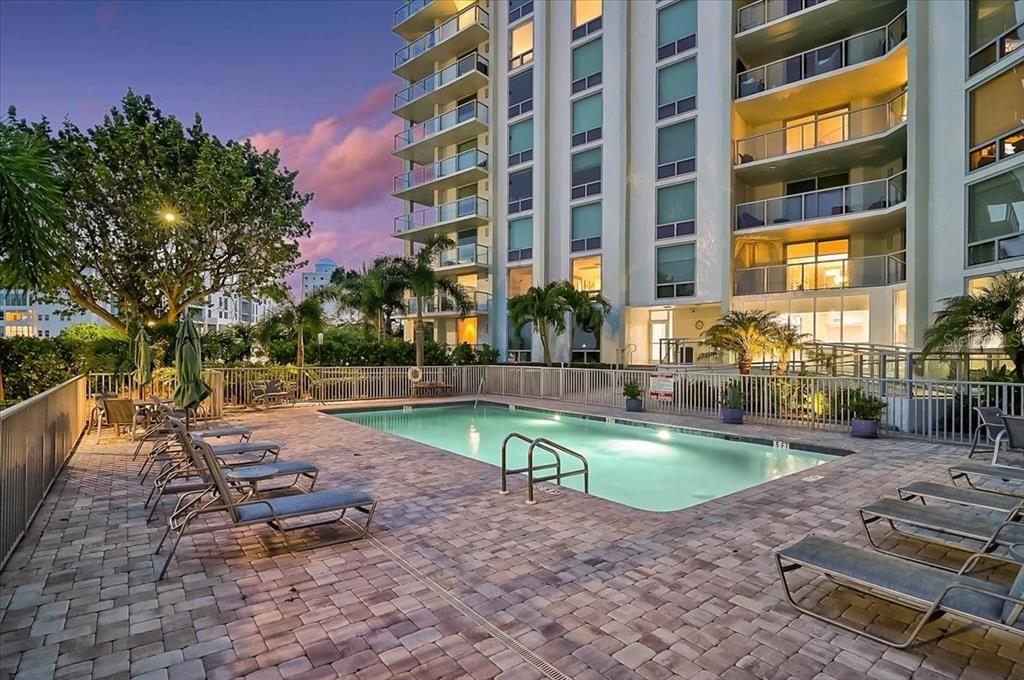 For Sale: $1,285,000 (2 beds, 2 baths, 1736 Square Feet)