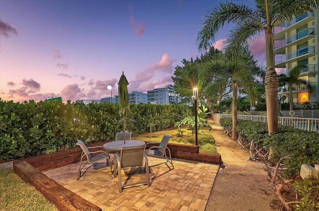 For Sale: $1,285,000 (2 beds, 2 baths, 1736 Square Feet)