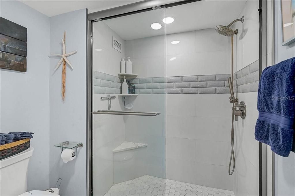 For Sale: $1,285,000 (2 beds, 2 baths, 1736 Square Feet)