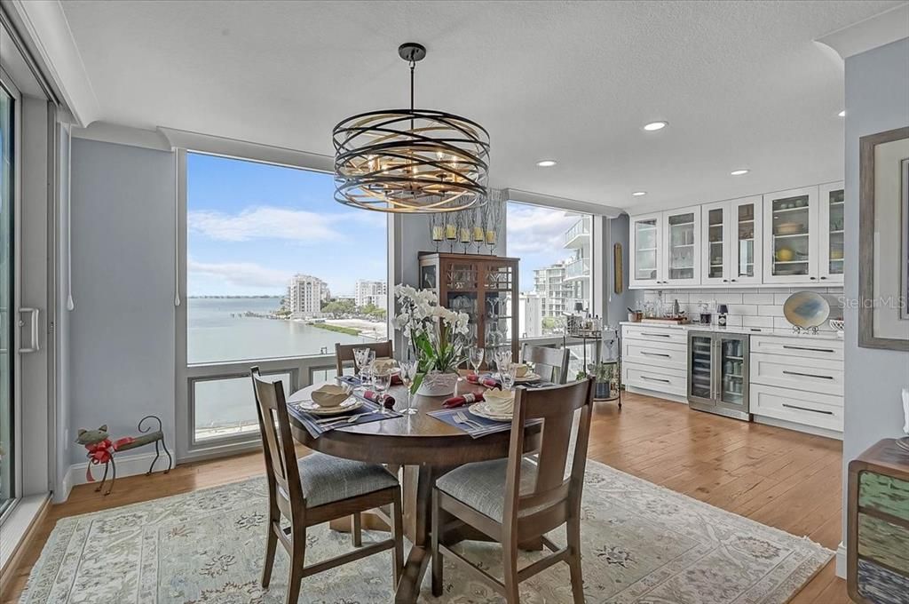 For Sale: $1,285,000 (2 beds, 2 baths, 1736 Square Feet)
