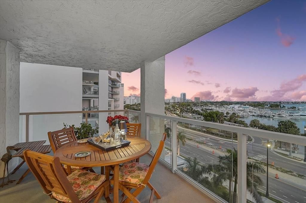 For Sale: $1,285,000 (2 beds, 2 baths, 1736 Square Feet)