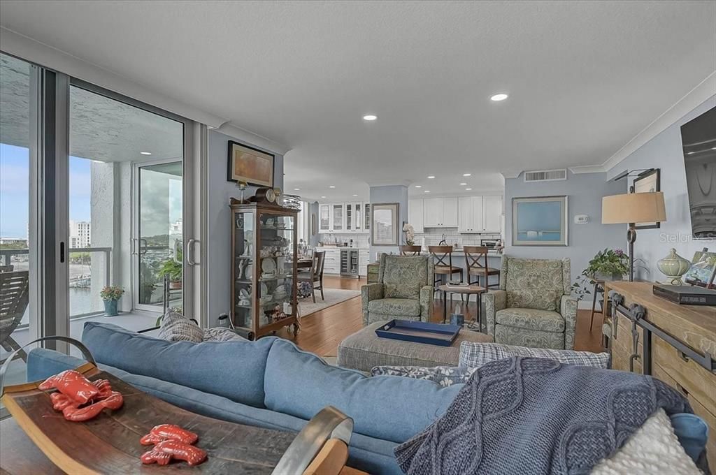 For Sale: $1,285,000 (2 beds, 2 baths, 1736 Square Feet)