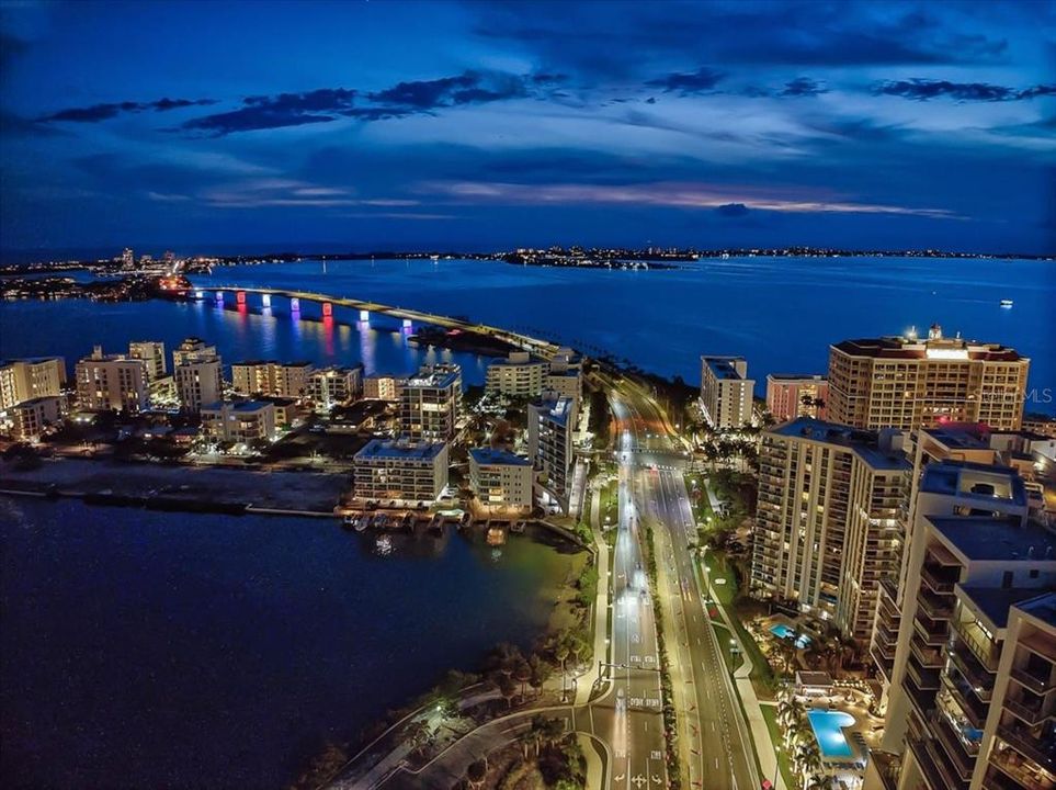 For Sale: $1,285,000 (2 beds, 2 baths, 1736 Square Feet)