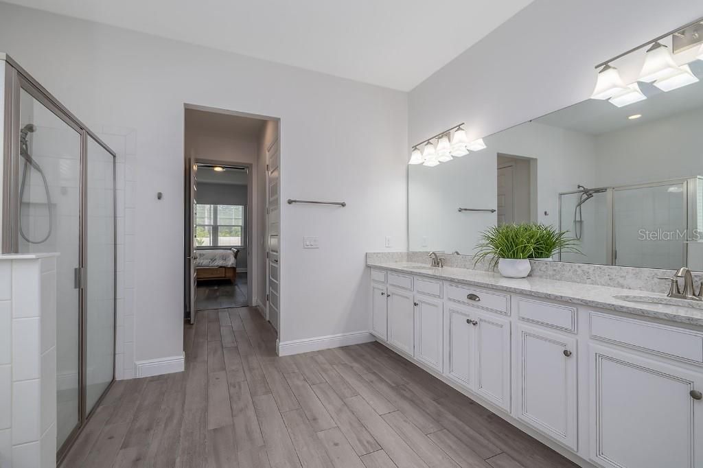 For Sale: $724,900 (4 beds, 3 baths, 2735 Square Feet)