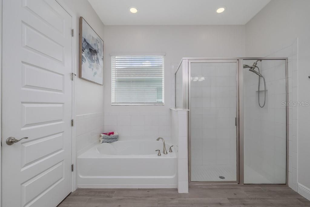 For Sale: $724,900 (4 beds, 3 baths, 2735 Square Feet)