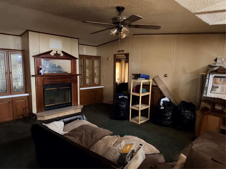 Active With Contract: $114,995 (3 beds, 2 baths, 1488 Square Feet)