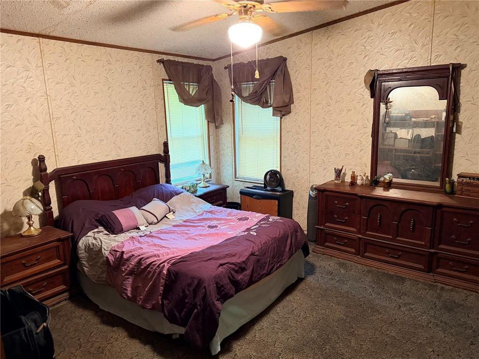 Active With Contract: $114,995 (3 beds, 2 baths, 1488 Square Feet)