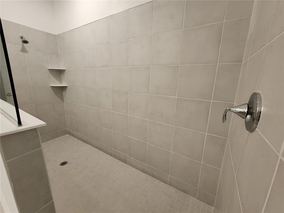 En Renta: $2,550 (4 camas, 3 baños, 2599 Pies cuadrados)