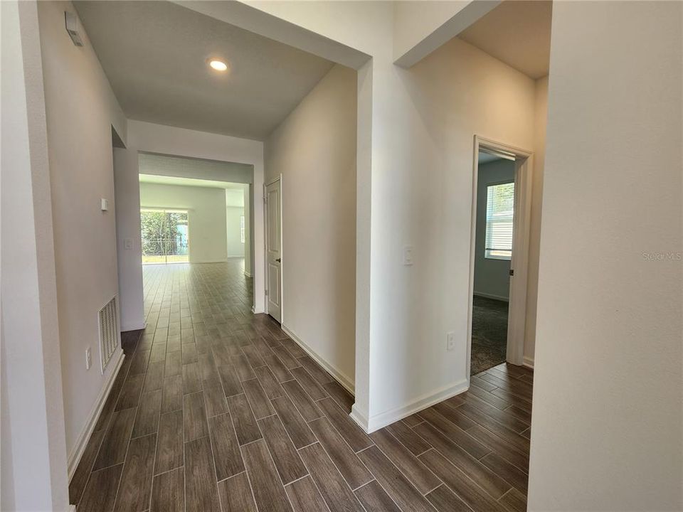 En Renta: $2,550 (4 camas, 3 baños, 2599 Pies cuadrados)
