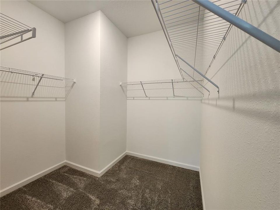 En Renta: $2,550 (4 camas, 3 baños, 2599 Pies cuadrados)