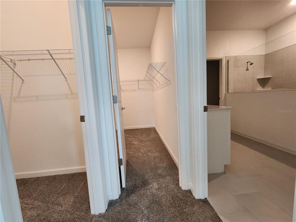 En Renta: $2,550 (4 camas, 3 baños, 2599 Pies cuadrados)