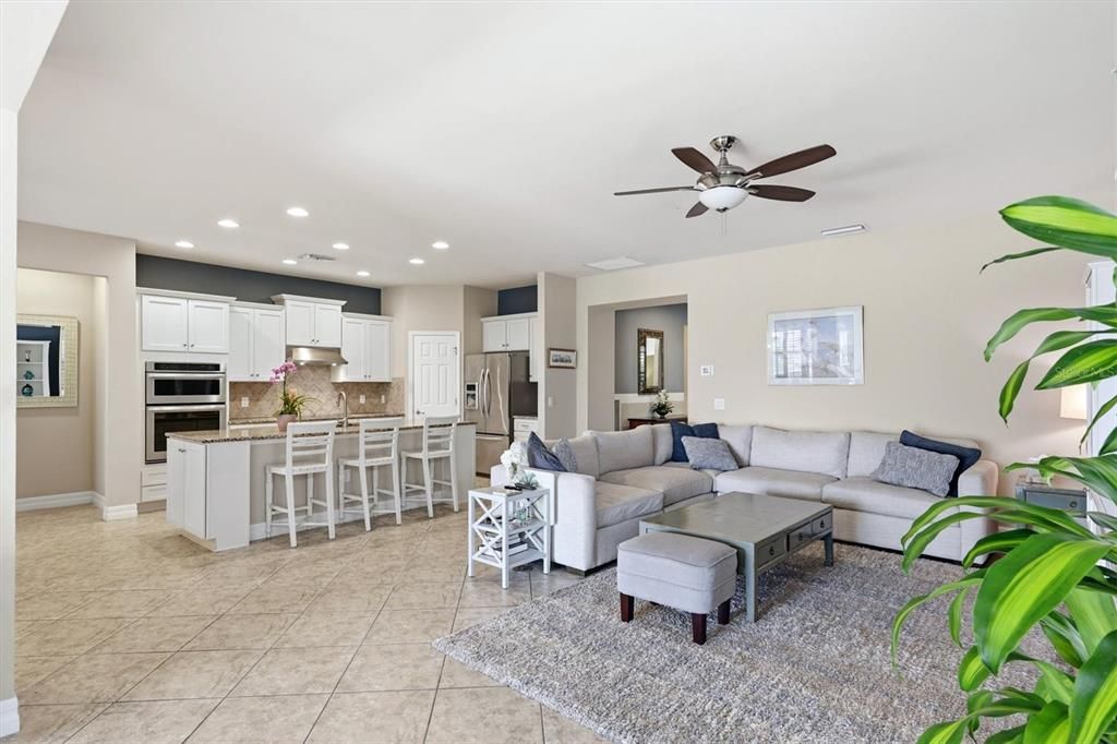 For Sale: $589,900 (2 beds, 2 baths, 2178 Square Feet)