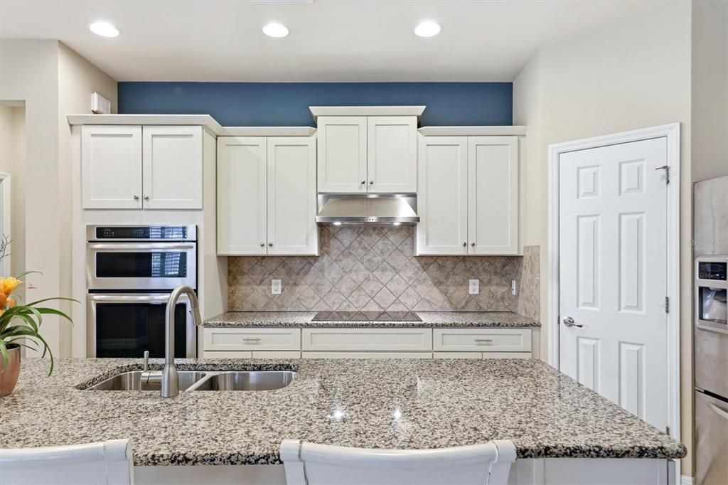 For Sale: $589,900 (2 beds, 2 baths, 2178 Square Feet)